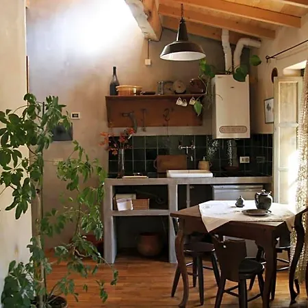 Via Col Tempo Bed & Breakfast 3*